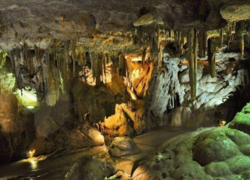 Mawsmai Cave – An Enchanted Excursion